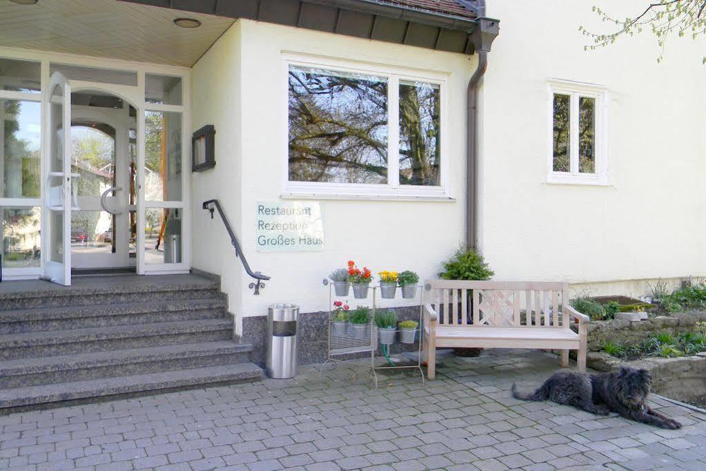 Hotel Landgut Burg Gmbh ไวน์ชตัดท์ ภายนอก รูปภาพ